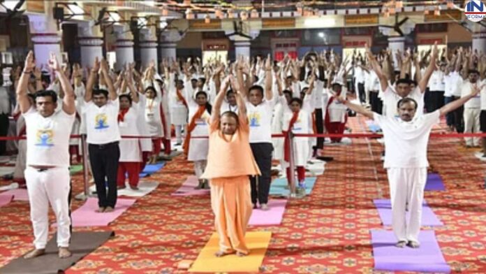 UP, CM Yogi did yoga in Gorakhpur सीएम योगी ने गोरखपुर में किया योग, इस दिग्गज का कार्यक्रम हुआ निरस्त