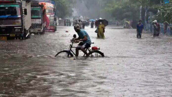 Weather havoc continues in UP! Somewhere there was an outcry due to drought, somewhere the water level of the rivers increased