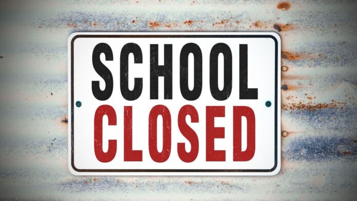 Schools Closed: यूपी के इस शहर में दो दिन बंद रहेंगे स्कूल, इस कारण दी जा रही है छुट्टी